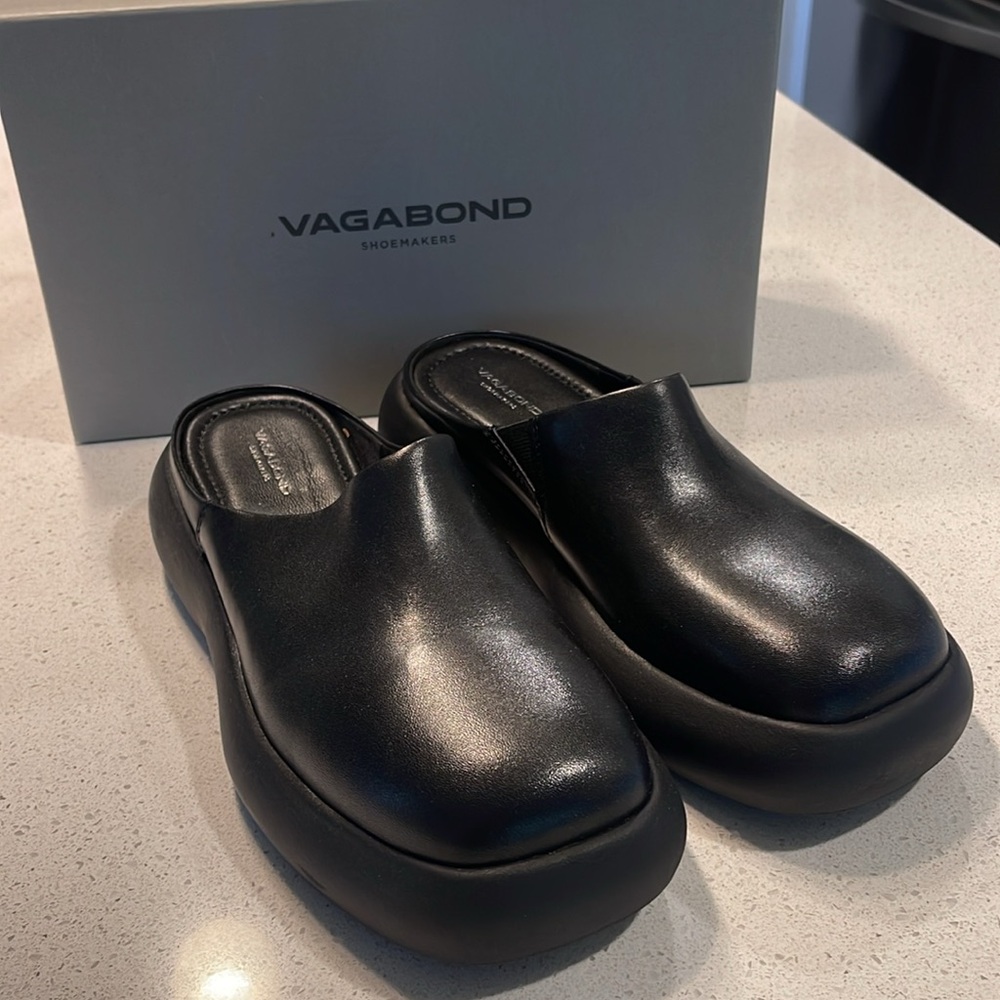 Vagabond Black Leather Slip-On Mules - Picture 5 of 9